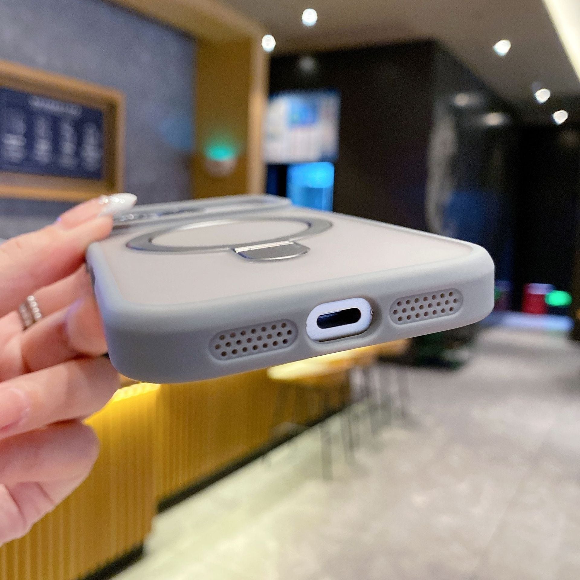 Circle Kick Stand MagSafe Case for iPhone 17 Series (ALL)