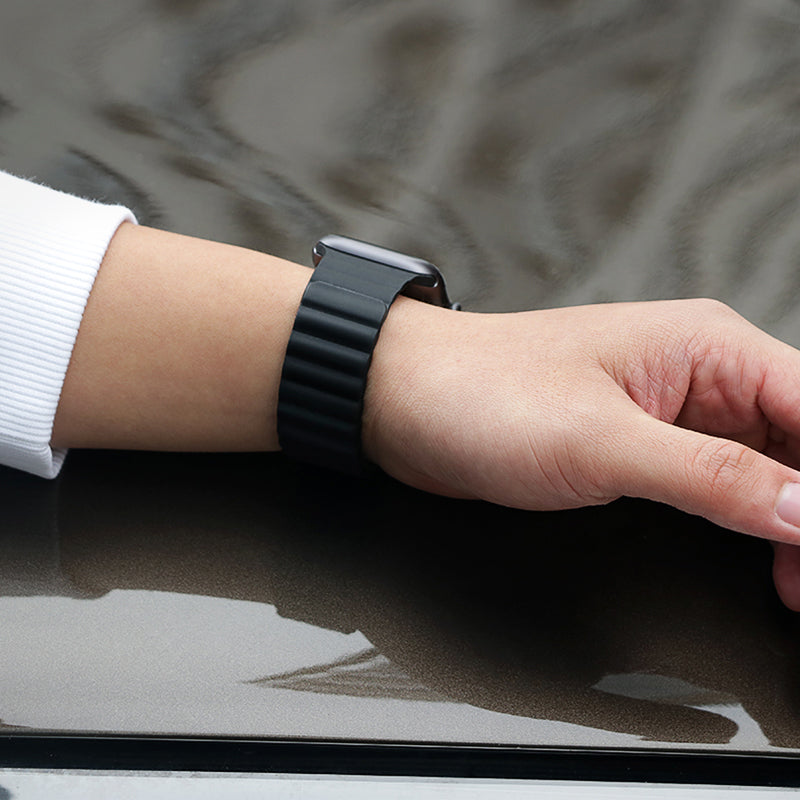 Apple Watch Band - Flexible Series Magnetic Silicone Chain Strap (WA07)