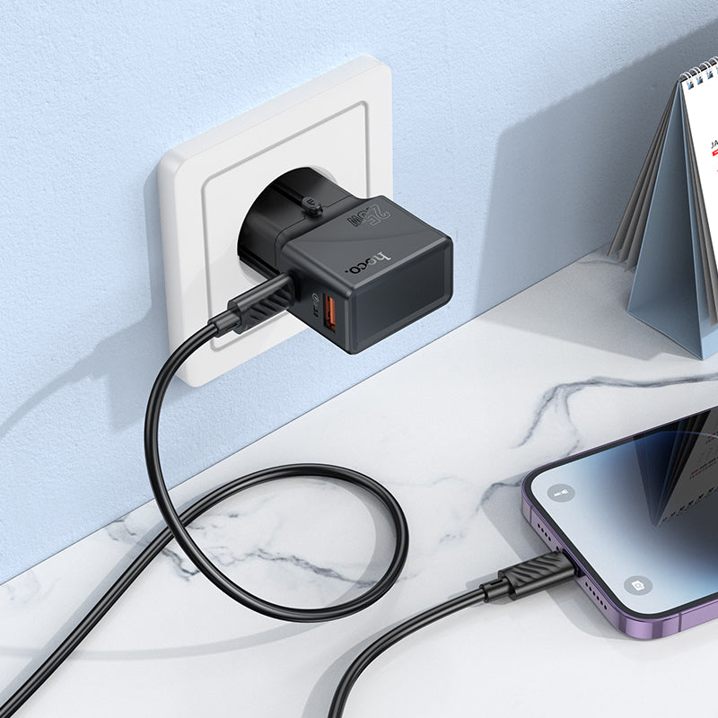 Hoco Dual Port Universal Conversion World Charger (1 x USB-C & 1 x USB-A)