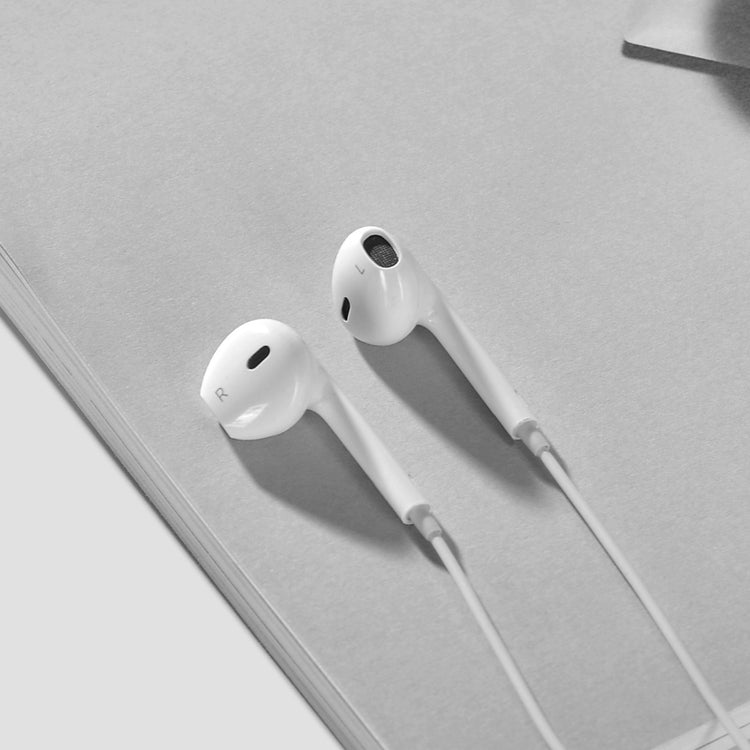 Crystal Joy Wire-Controlled 3.5mm Earphones with Mic - SKmobile Canada