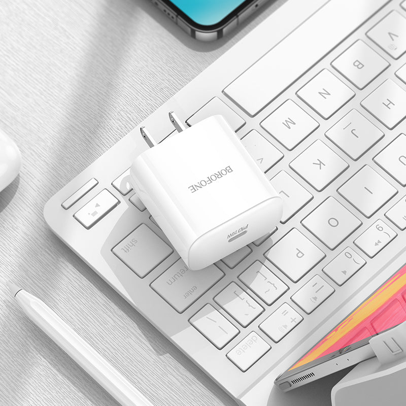 High Performance 20W USB-C Charger with PD - SKmobile Canada