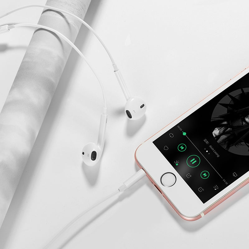 Crystal Joy Wire-Controlled 3.5mm Earphones with Mic - SKmobile Canada