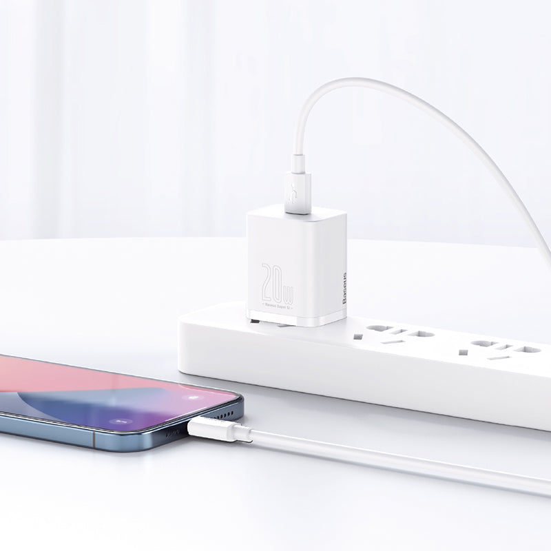 Super Si Quick Charger Set 20W with USB-C to Lightning Cable - SKmobile Canada